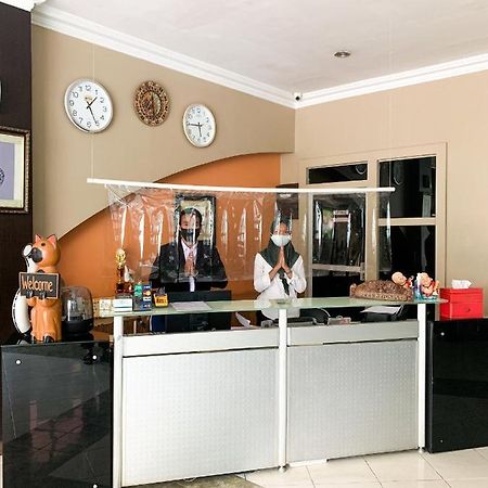 Central City Hotel Perabumulih 외부 사진