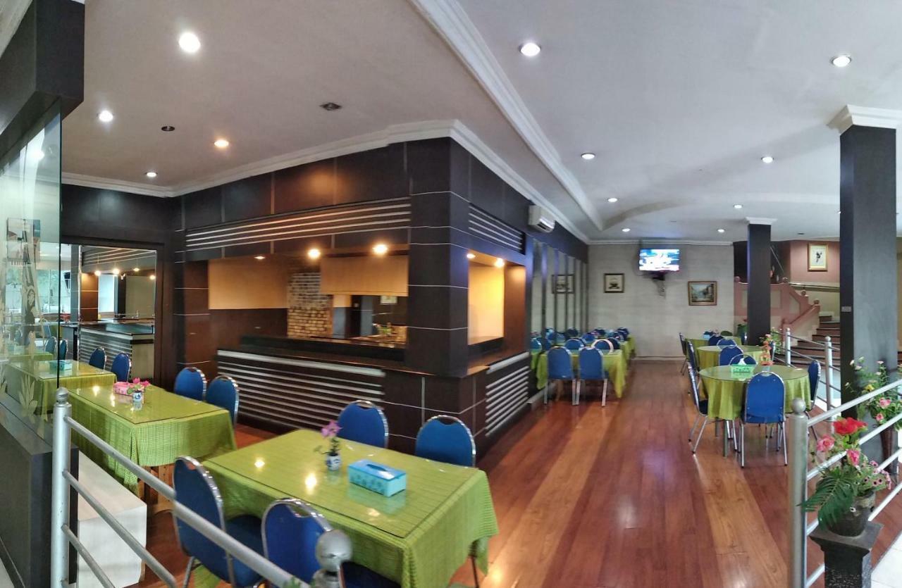 Central City Hotel Perabumulih 외부 사진