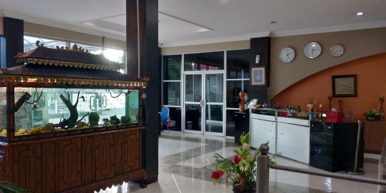 Central City Hotel Perabumulih 외부 사진